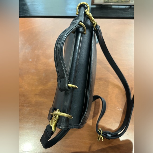 Vintage Coach Willis 9927 -black with Gold Hardware - Picture 5 of 13